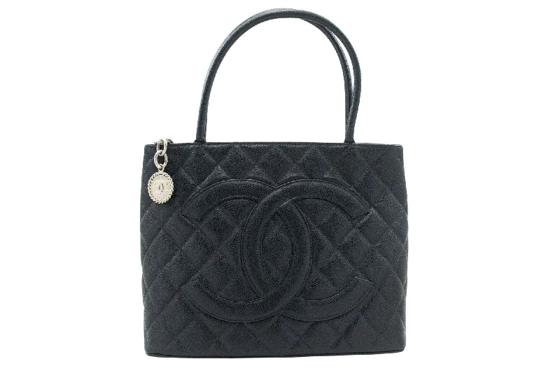 Chanel Medaillon  Leather Shoulder Bag (Pre-Owned)